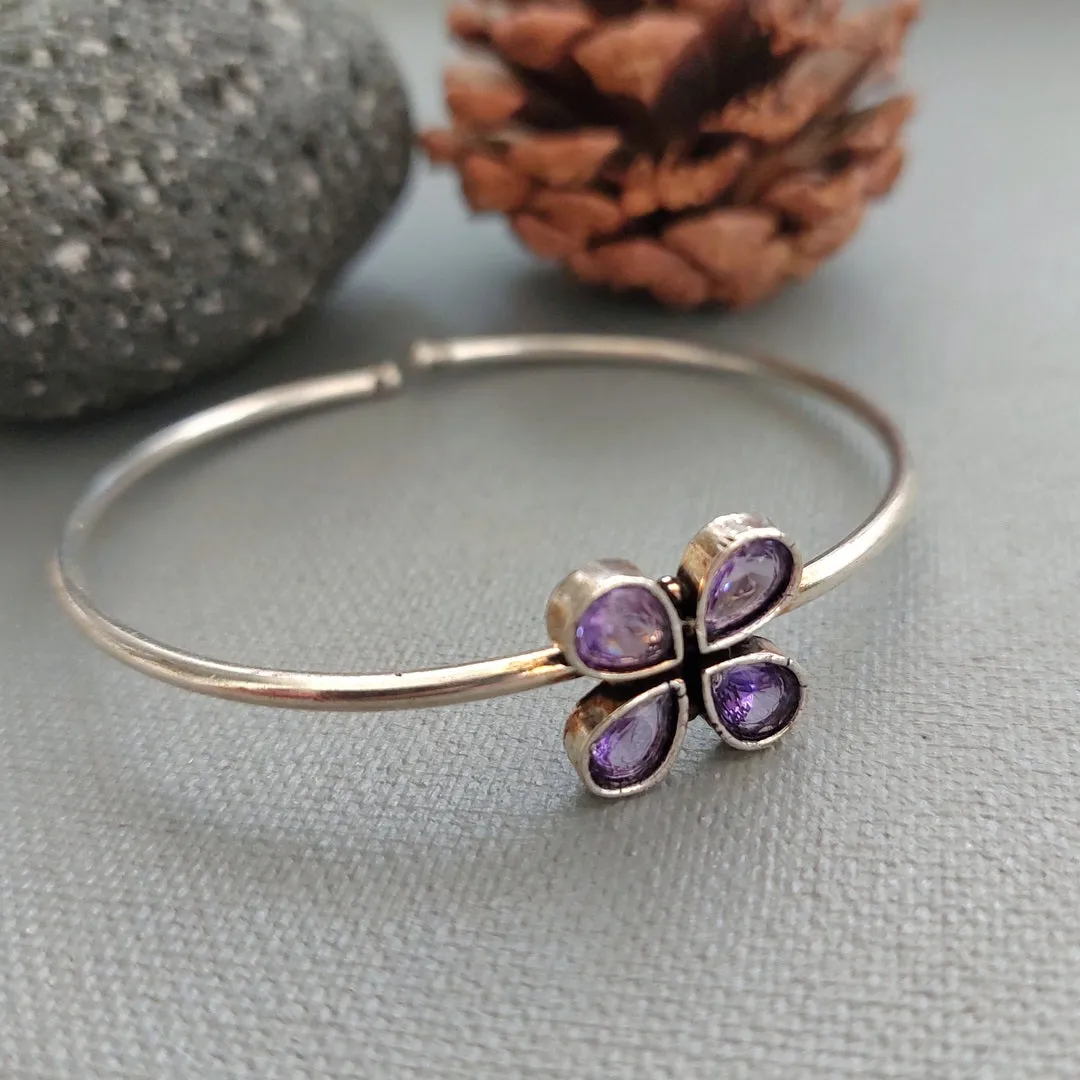 Adjustable Bracelet : Silver Toned Lavender Floral Charm Bracelet