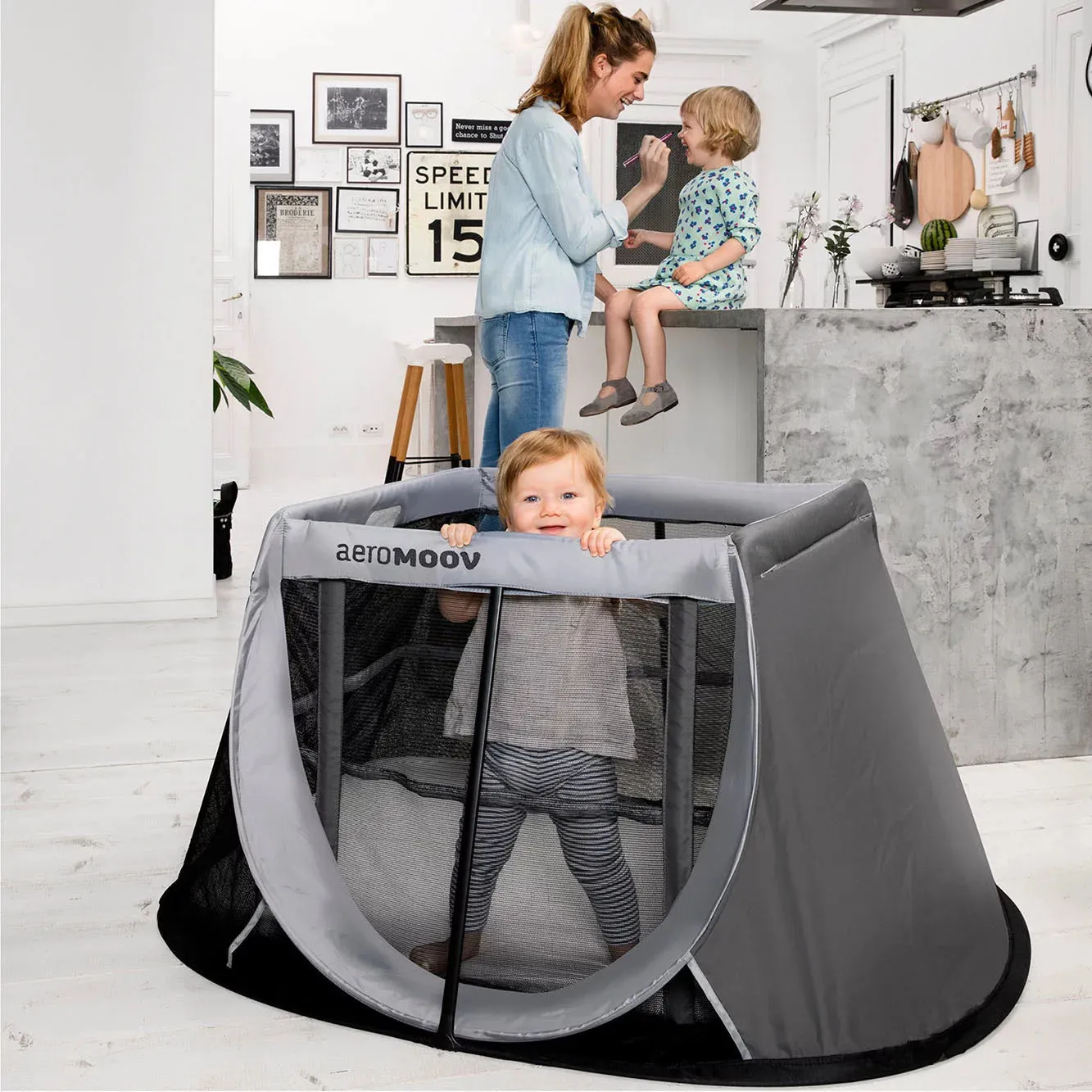 AeroMoov Instant Travel Cot