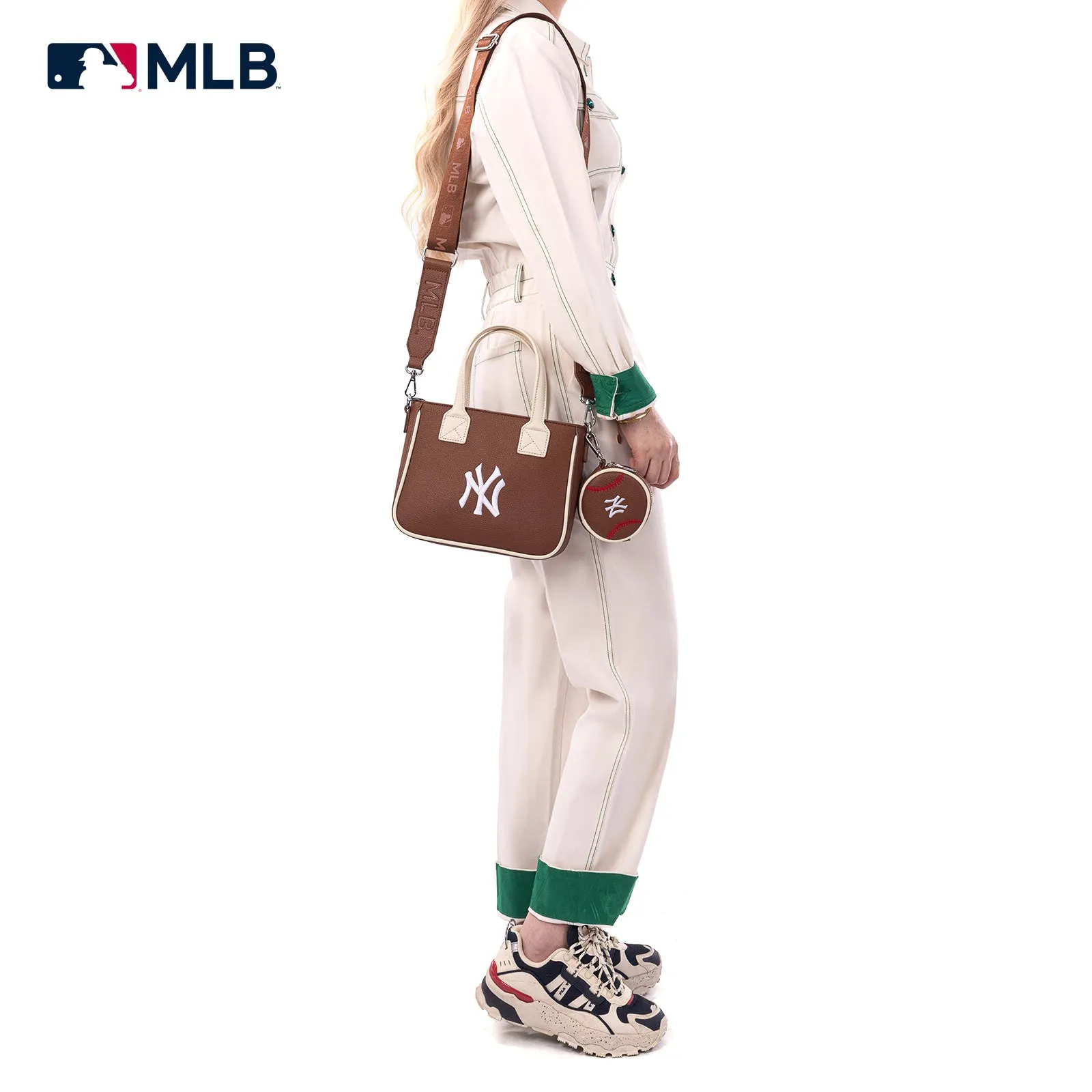 MLB-NY103  MLB  New York Yankees Team Tote/Crossbody with Baseball Coin Pouch