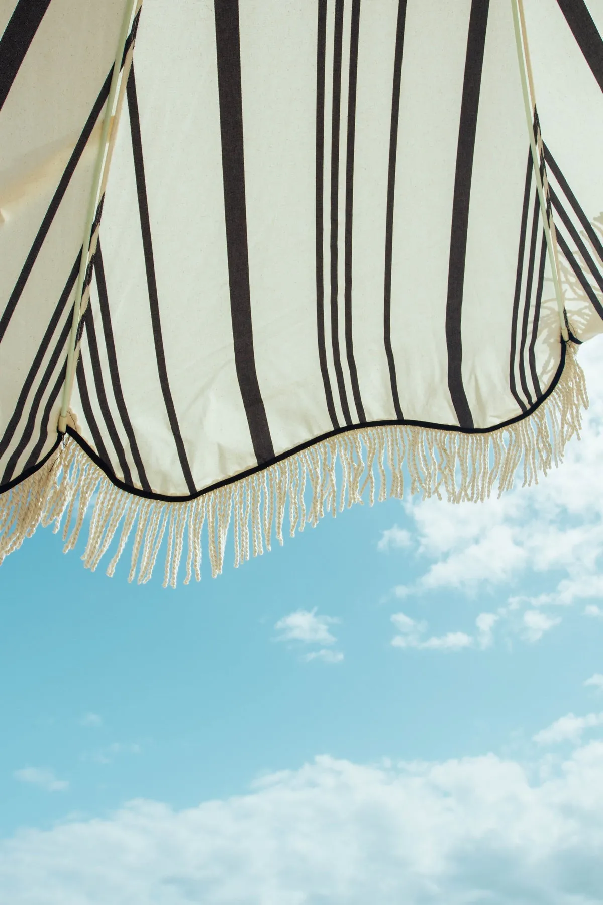 Premium Beach Umbrella: Vintage Black Stripe